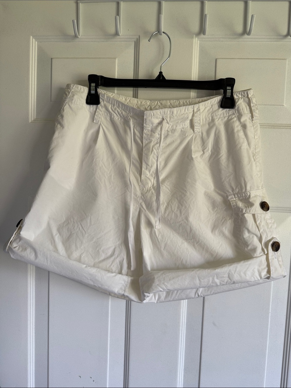Liz Claiborne White Women’s Cargo Shorts